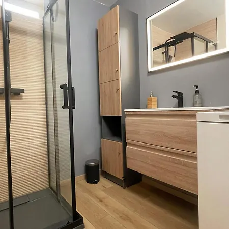 Appartement Rénové Avec Balcon, Proche Centre Samoëns, Parking, Wifi - Fr-1-624-159