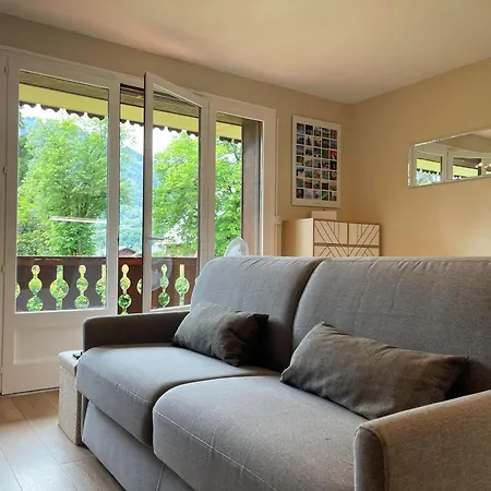 Cosy Proche Centre De Samoens, Balcon, Parking & Proche Ski-bus, Renove Avec Gout - Fr-1-624-159 Apartment *