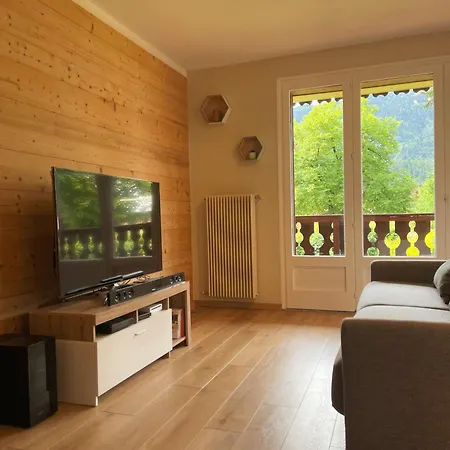 Apartment Cosy Proche Centre De Samoens, Balcon, Parking & Proche Ski-bus, Renove Avec Gout - Fr-1-624-159 Samoens